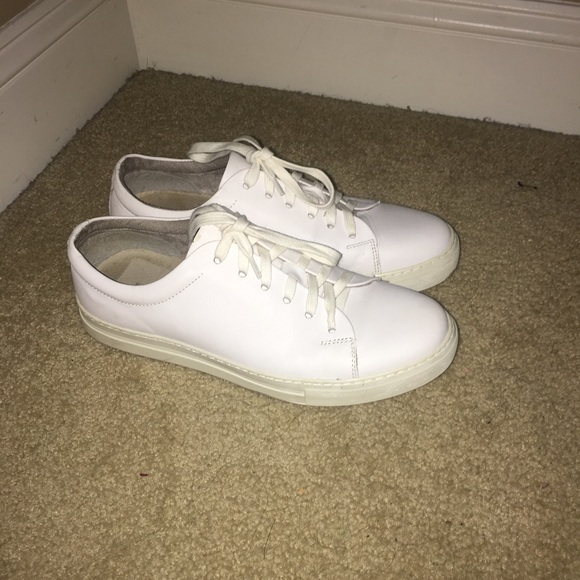 All white sneakers - Picture 3 of 5